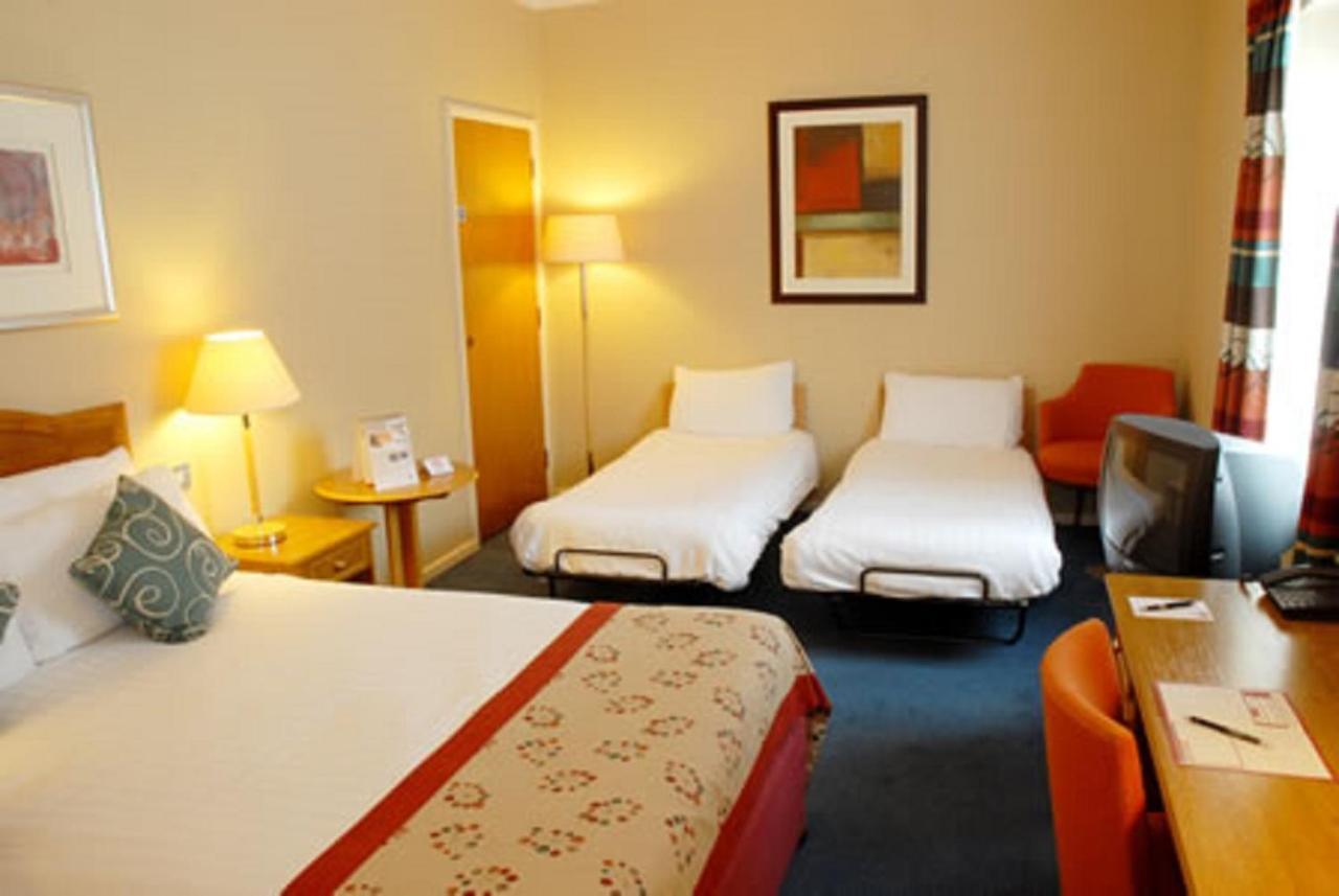 Oxford Witney Hotel Zewnętrze zdjęcie