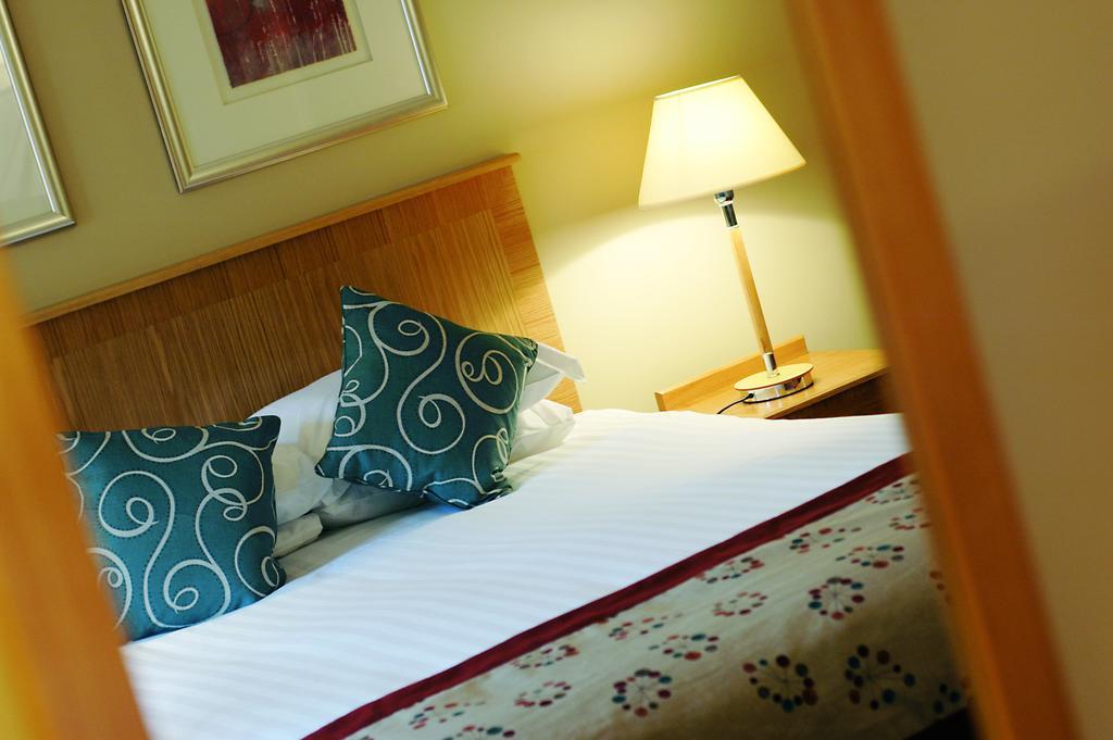 Oxford Witney Hotel Zewnętrze zdjęcie