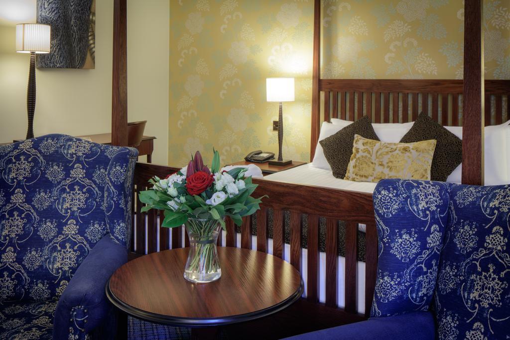 Oxford Witney Hotel Zewnętrze zdjęcie