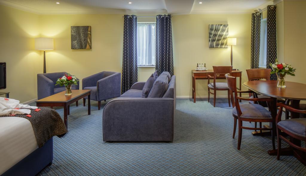 Oxford Witney Hotel Zewnętrze zdjęcie