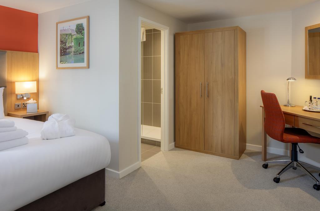 Oxford Witney Hotel Zewnętrze zdjęcie