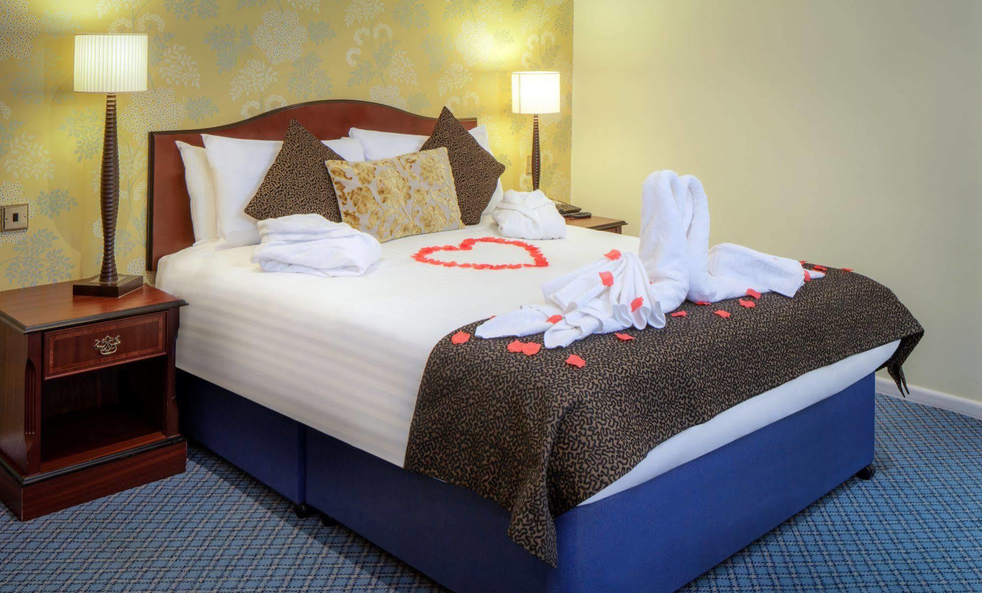Oxford Witney Hotel Zewnętrze zdjęcie