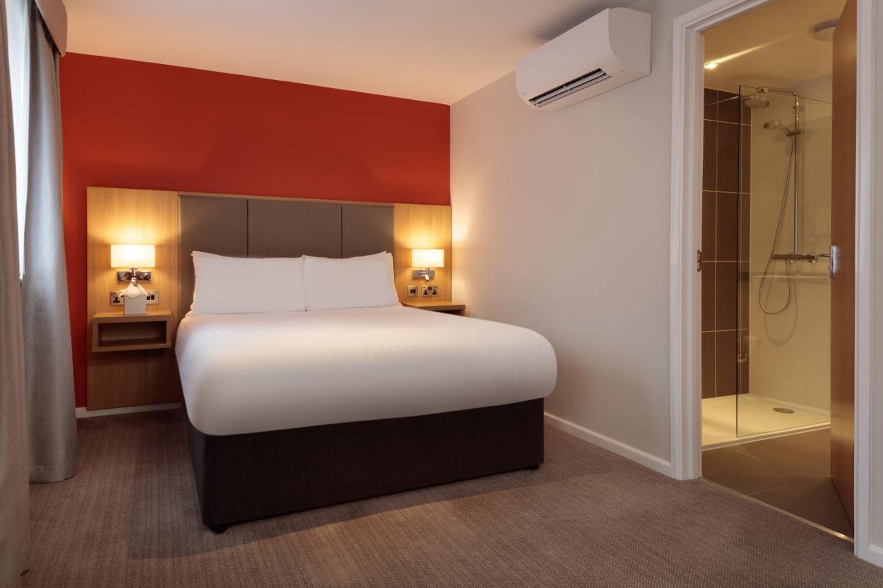 Oxford Witney Hotel Zewnętrze zdjęcie